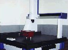 MITUTOYO 三座標測量機